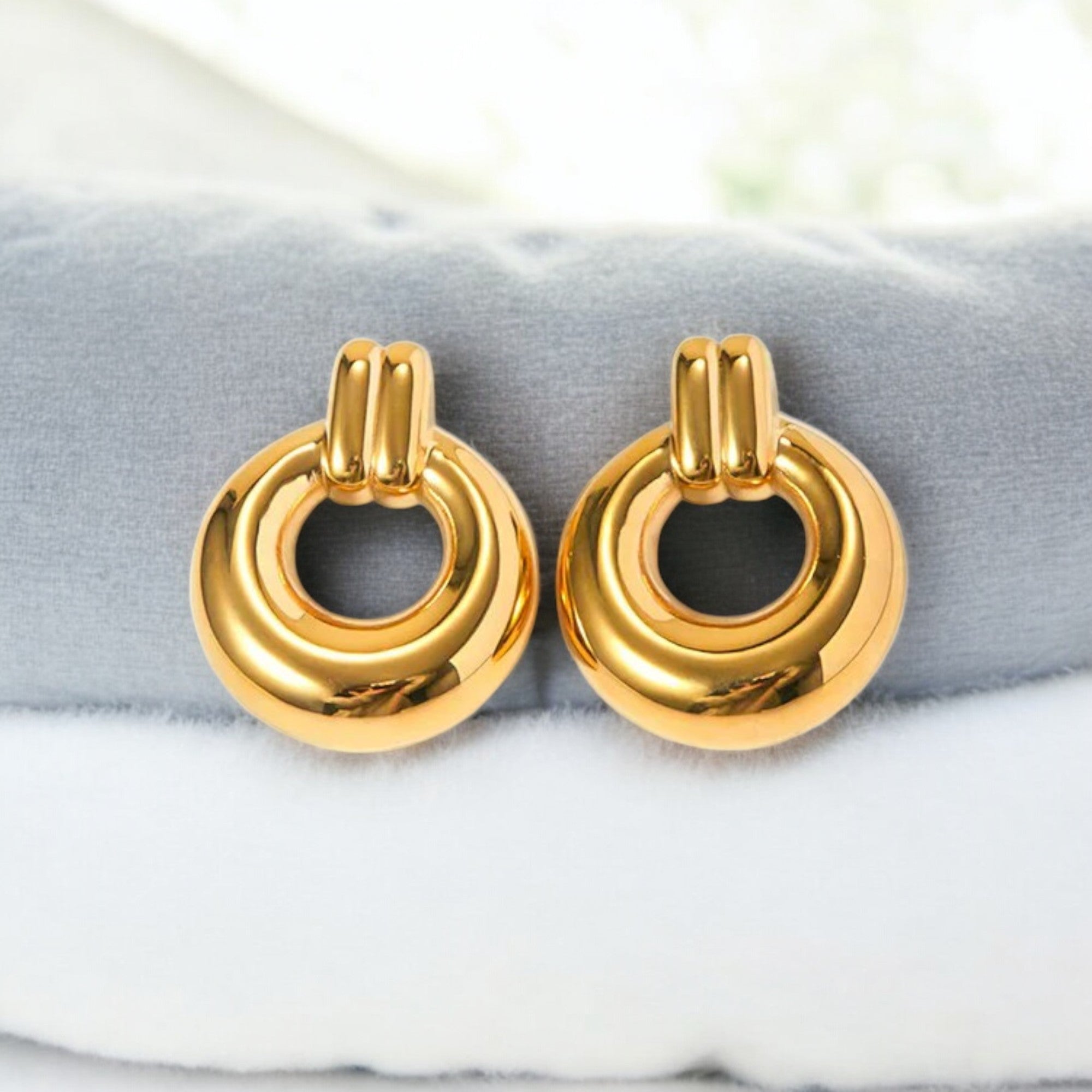 Marie Round Earrings