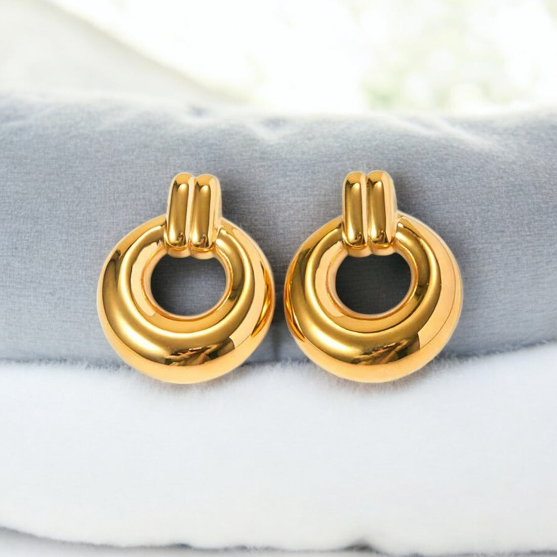 Marie Round Earrings