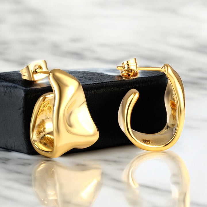 Hana Stud Earring